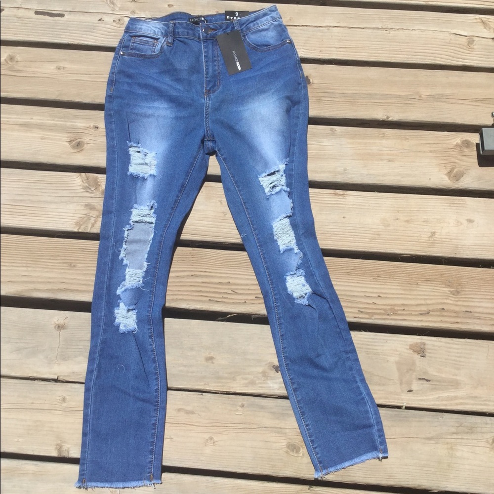 FASHION NOVA JEANS